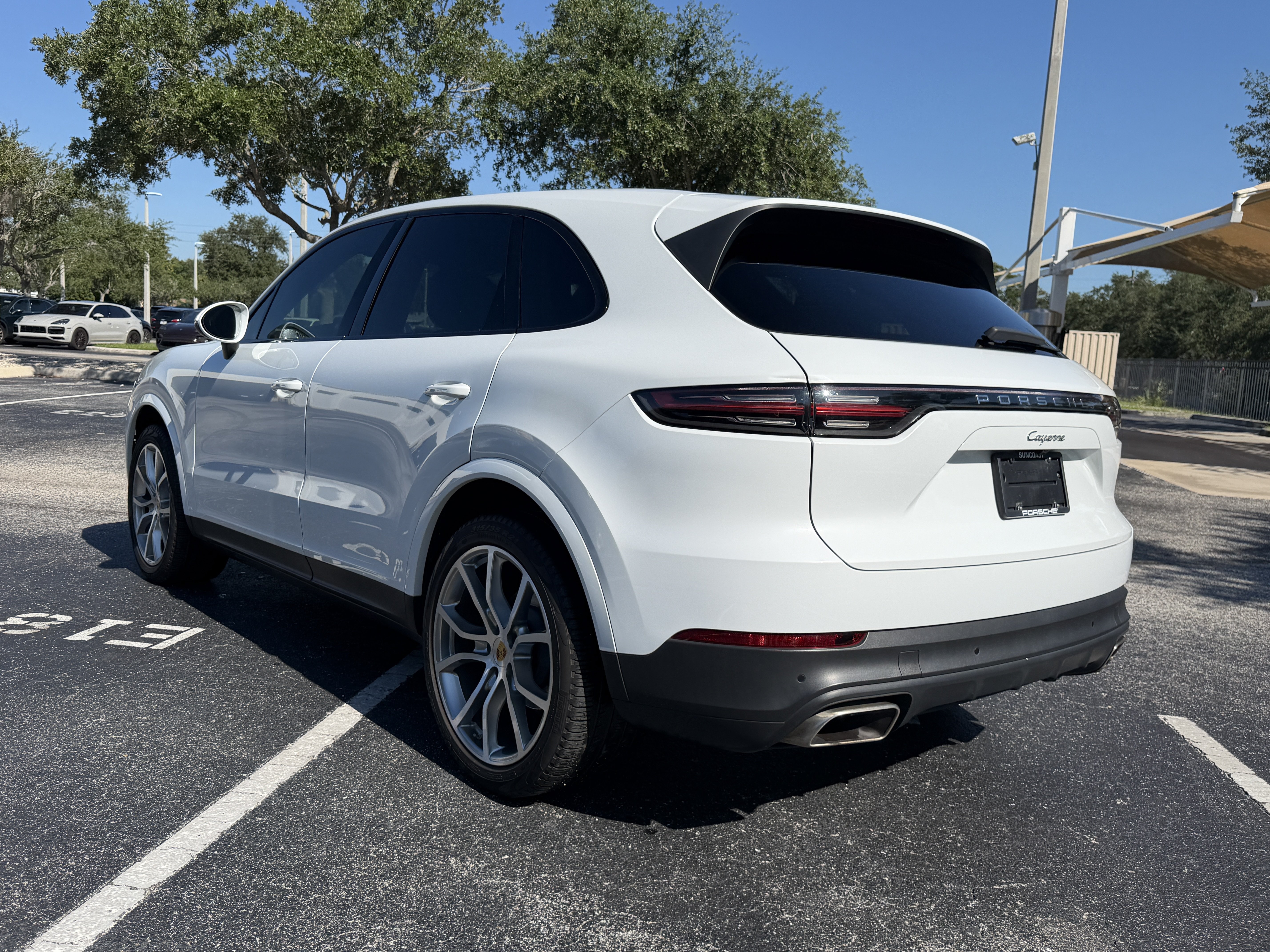 Used 2019 Porsche Cayenne AWD/4WD image 3