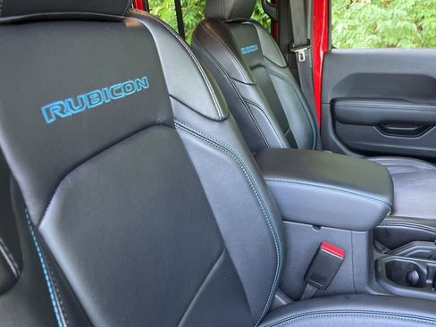 Used 2024 Jeep Wrangler Unlimited Rubicon 4xe AWD/4WD image 49