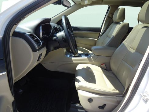 Used 2021 Jeep Grand Cherokee Limited w/ Luxury Group II AWD/4WD image 25