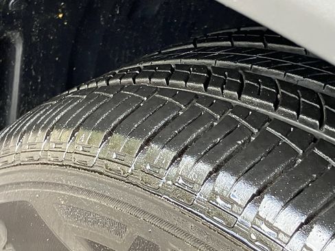 Used 2025 Honda Pilot EX-L image 12