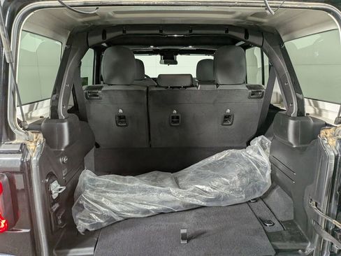 Certified 2025 Jeep Wrangler Unlimited Sahara image 12