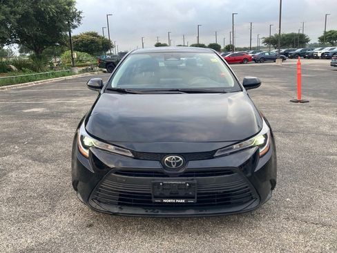 Certified 2025 Toyota Corolla LE FWD image 2