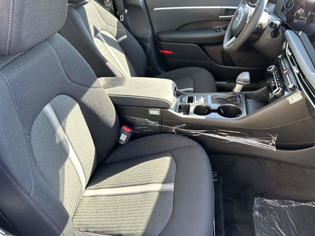 New 2026 Hyundai Elantra SE FWD image 25