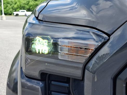 Certified 2025 Toyota Tacoma TRD Sport AWD/4WD image 9