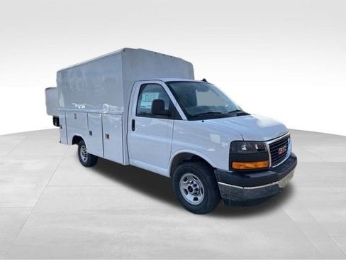 New 2025 GMC Savana 3500 w/ Power Convenience Package image 3