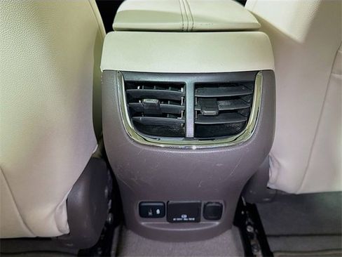 Used 2022 Chevrolet Malibu Premier image 25