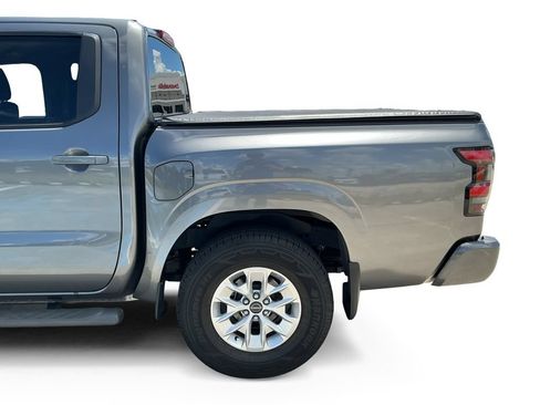 Used 2024 Nissan Frontier SV RWD image 13