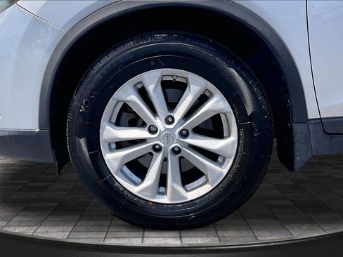 Used 2014 Nissan Rogue SV w/ SV Premium Package FWD image 10