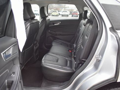 Used 2024 Ford Edge Titanium image 34