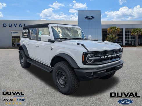New 2025 Ford Bronco Outer Banks w/ Sasquatch Package image 1