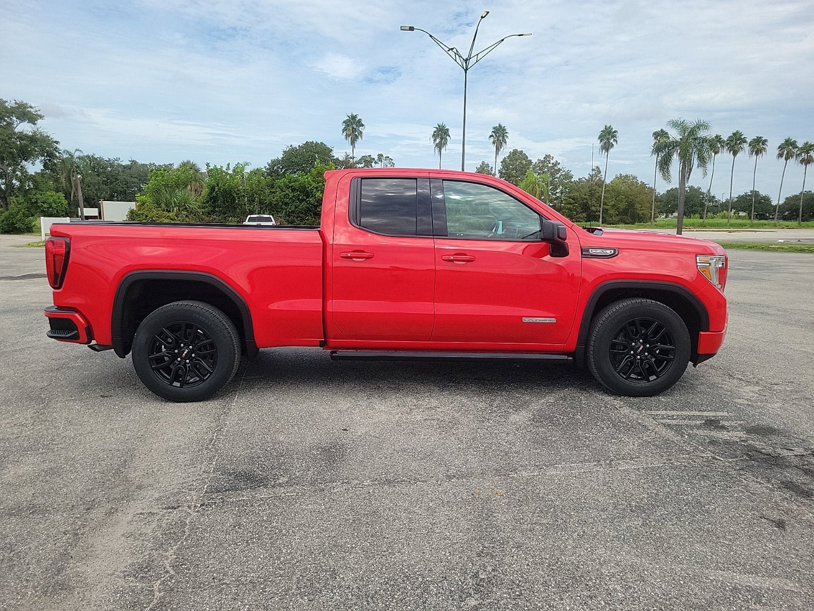Used 2019 GMC Sierra 1500 Elevation w/ Elevation Value Package RWD image 5