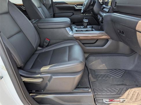 Used 2023 Chevrolet Silverado 1500 LT image 40