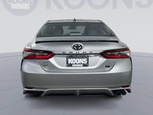 Used 2022 Toyota Camry SE image 5