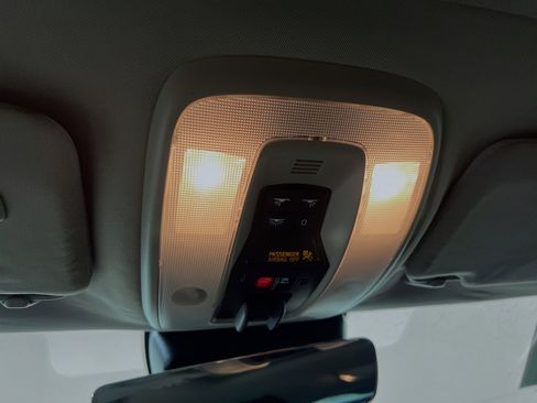 Used 2017 Volvo S60 T5 Inscription image 21