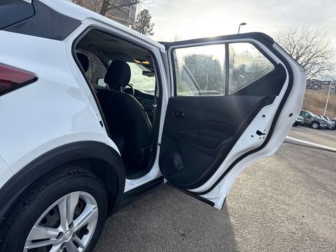 Used 2022 Nissan Kicks S w/ Interior Electronics Package image 18