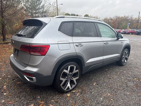 Used 2022 Volkswagen Taos SEL image 11