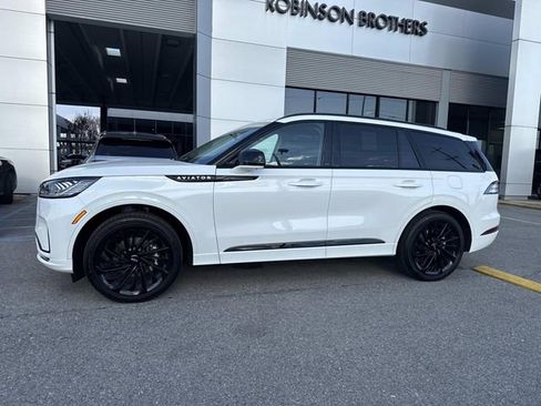 New 2026 Lincoln Aviator Reserve w/ Luxury Package image 6