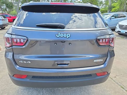 Used 2024 Jeep Compass Latitude image 7