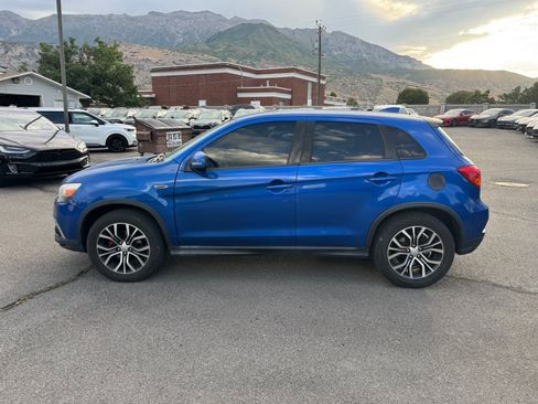 Used 2018 Mitsubishi Outlander Sport SE AWD/4WD image 2