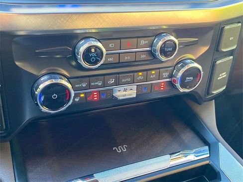 Used 2025 Ford F450 King Ranch w/ Chrome Package image 25