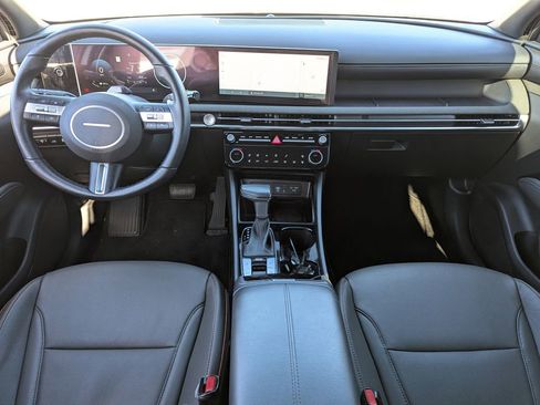 Certified 2025 Hyundai Santa Cruz Limited image 9