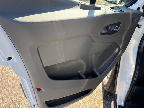 New 2026 Ford Transit 250 148 Medium Roof w/ Load Area Protection Package RWD image 38