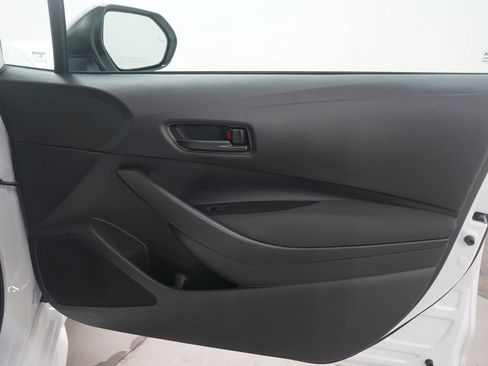 Used 2026 Toyota Corolla LE image 9