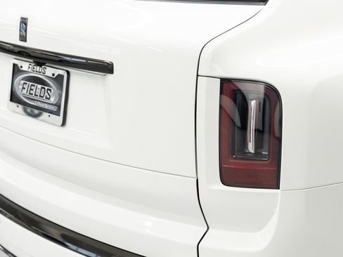 New 2026 Rolls-Royce Cullinan Black Badge image 18