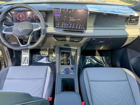 New 2026 Volkswagen Tiguan SE R-Line image 25