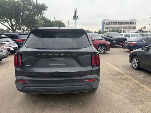 Used 2022 Kia Sorento LX AWD/4WD image 6