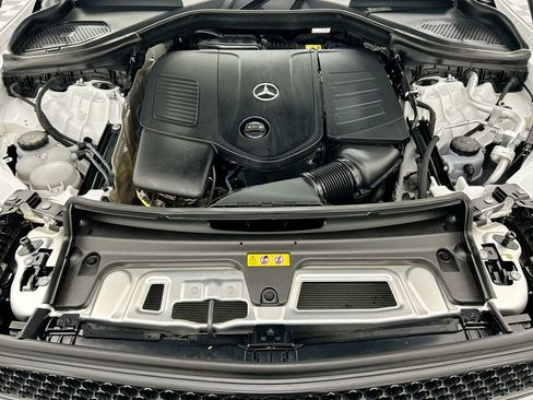 Certified 2025 Mercedes-Benz GLC 300 image 28