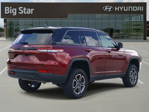 Used 2022 Jeep Grand Cherokee Trailhawk AWD/4WD image 4