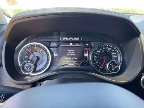 Used 2022 RAM 1500 Laramie AWD/4WD image 10