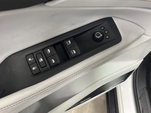 New 2026 Jeep Cherokee Overland w/ Trailer Tow Group image 29