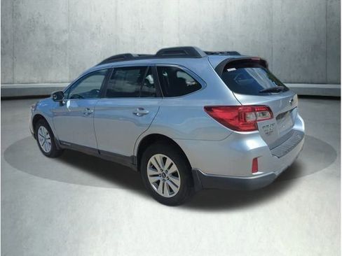 Used 2015 Subaru Outback 2.5i Premium image 3