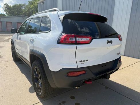 Used 2016 Jeep Cherokee Trailhawk w/ Leather Interior Group AWD/4WD image 9
