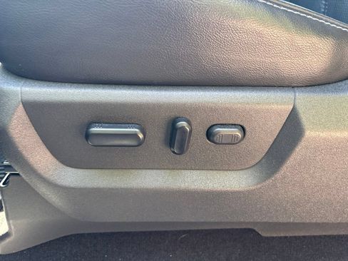 Used 2012 Ford F250 Lariat w/ Chrome Pkg AWD/4WD image 16