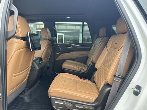 Used 2022 Cadillac Escalade Sport RWD image 10