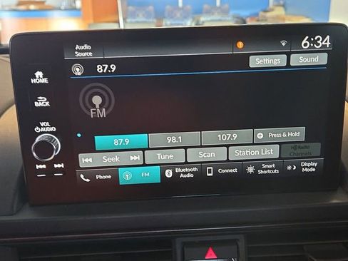 Used 2025 Honda Pilot TrailSport image 16