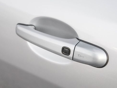 Used 2010 Jaguar XK Convertible image 37