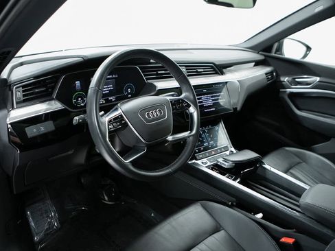 Used 2022 Audi e-tron Premium image 4