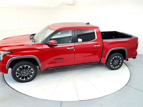 Used 2025 Toyota Tundra Limited image 14