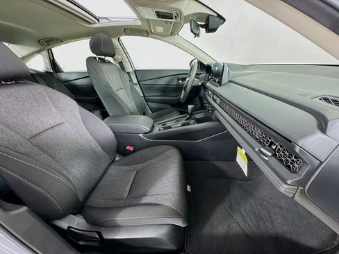 Used 2025 Honda Accord SE image 37