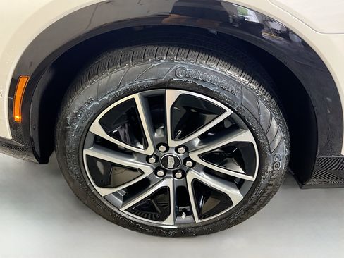 Used 2025 Cadillac Optiq Sport 1 w/ LPO, Floor Liner Package AWD/4WD image 32