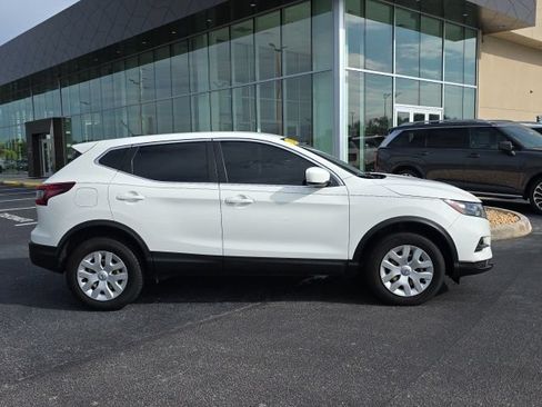 Used 2020 Nissan Rogue Sport S FWD image 17