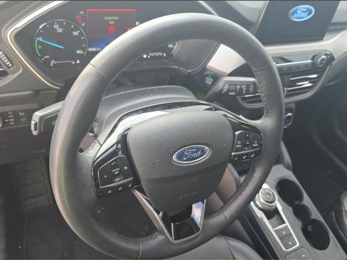 Used 2022 Ford Escape SEL FWD image 9