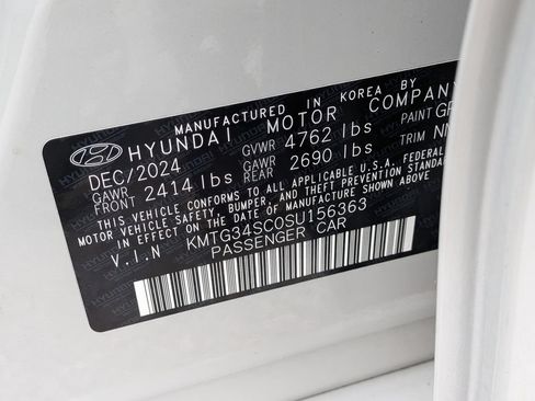 Used 2025 Genesis G70 2.5T RWD image 29