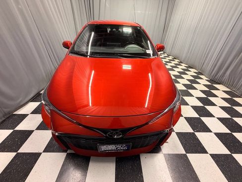 Used 2019 Toyota Corolla SE FWD image 2