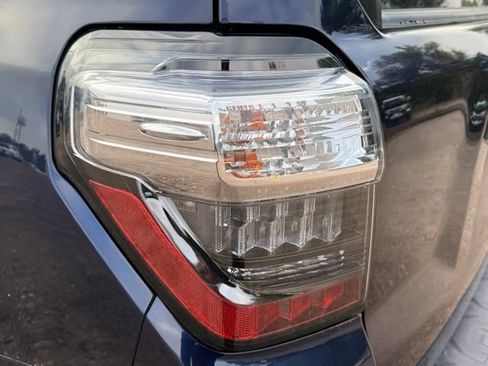 Used 2021 Toyota 4Runner Limited AWD/4WD image 12