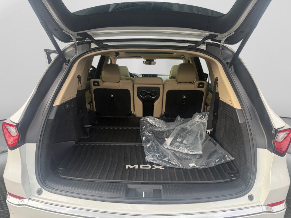 Used 2024 Acura MDX w/ Technology Package FWD image 15
